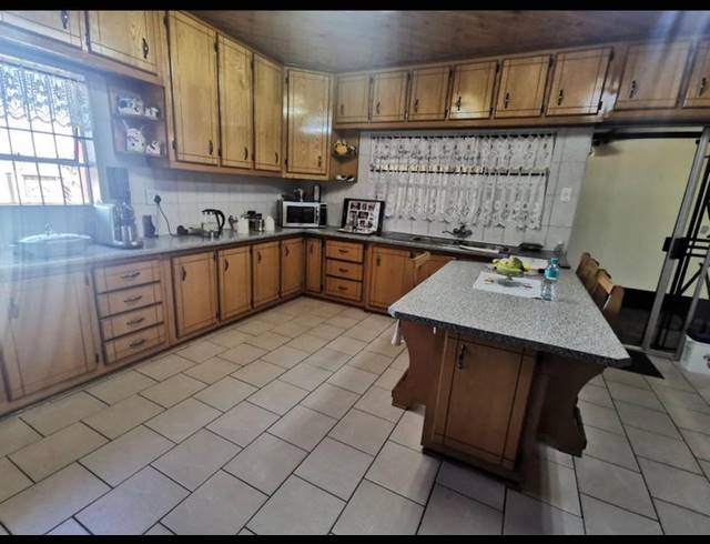3 BEDROOM HOUSE FOR SALE IN VANDERBIJLPARK CE 5